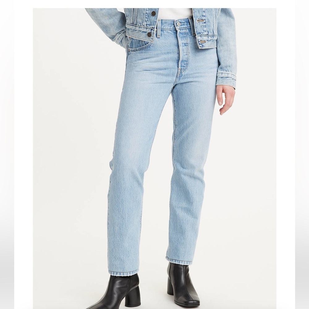 NWT Levi s Premium 501 90 s Original Fit Women s Jeans 32x30 LuxorLast-LightWash